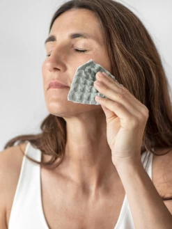 The Organic Company Big Waffle Makeup Pads - Set Of 4 - Dusty Mint 8 The Organic Company Big Waffle Makeup Pads - Set Of 4 - Dusty Mint -Yogamatters 1017 410 Big Waffle Makeup Pads Dusty Mint Lifestyle 01