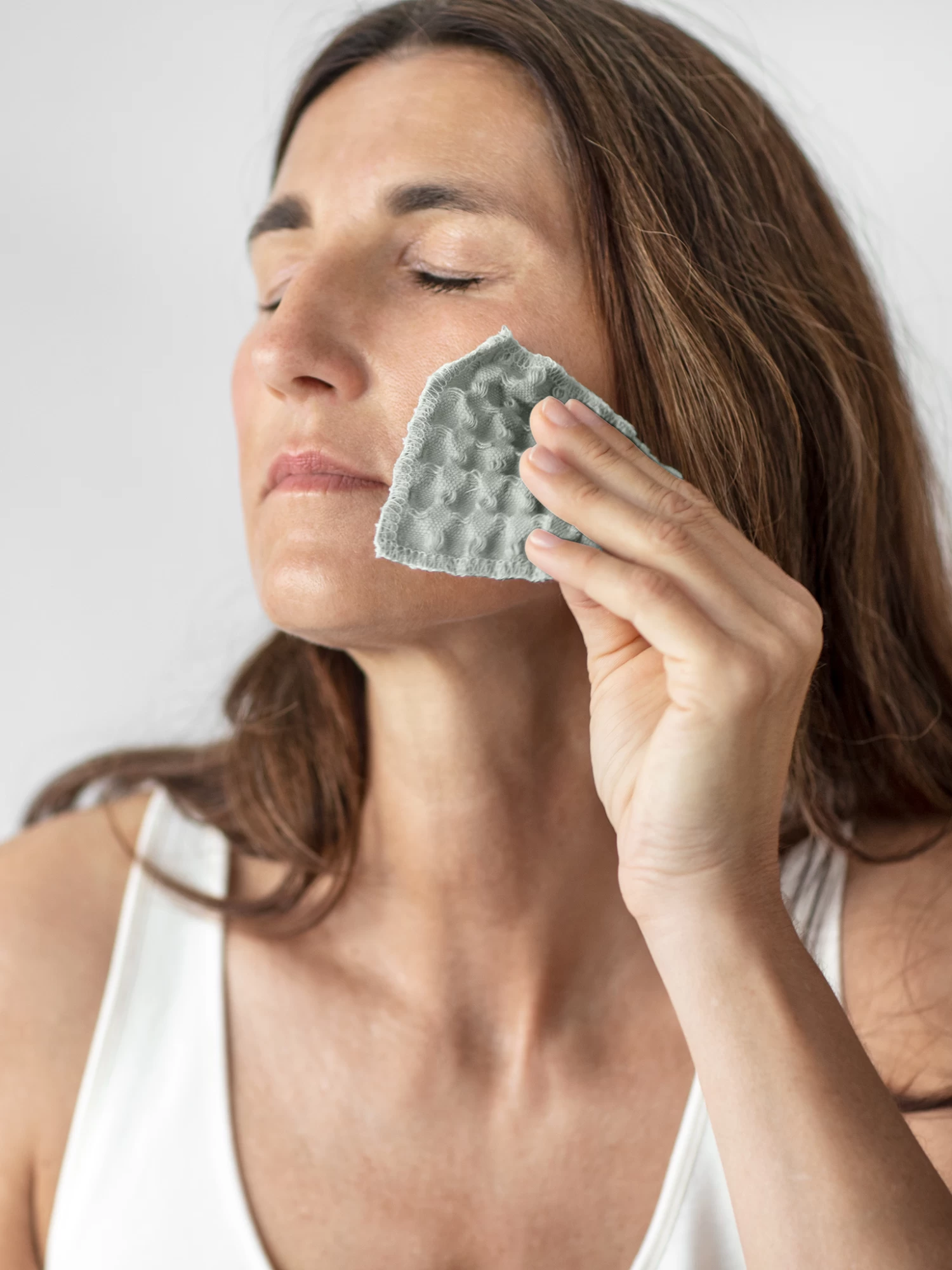 The Organic Company Big Waffle Makeup Pads - Set Of 4 - Dusty Mint 5 The Organic Company Big Waffle Makeup Pads - Set Of 4 - Dusty Mint - Image 3