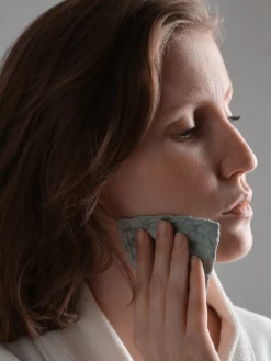 The Organic Company Big Waffle Makeup Pads - Set Of 4 - Dusty Mint 9 The Organic Company Big Waffle Makeup Pads - Set Of 4 - Dusty Mint -Yogamatters 1017 410 Big Waffle Makeup Pads Dusty Mint Lifestyle 02