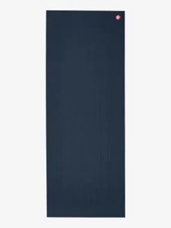 Manduka PRO Yoga Mat - Long 16 Manduka PRO Yoga Mat - Long -Yogamatters 111011030 Mats PRO71 Midnight 04