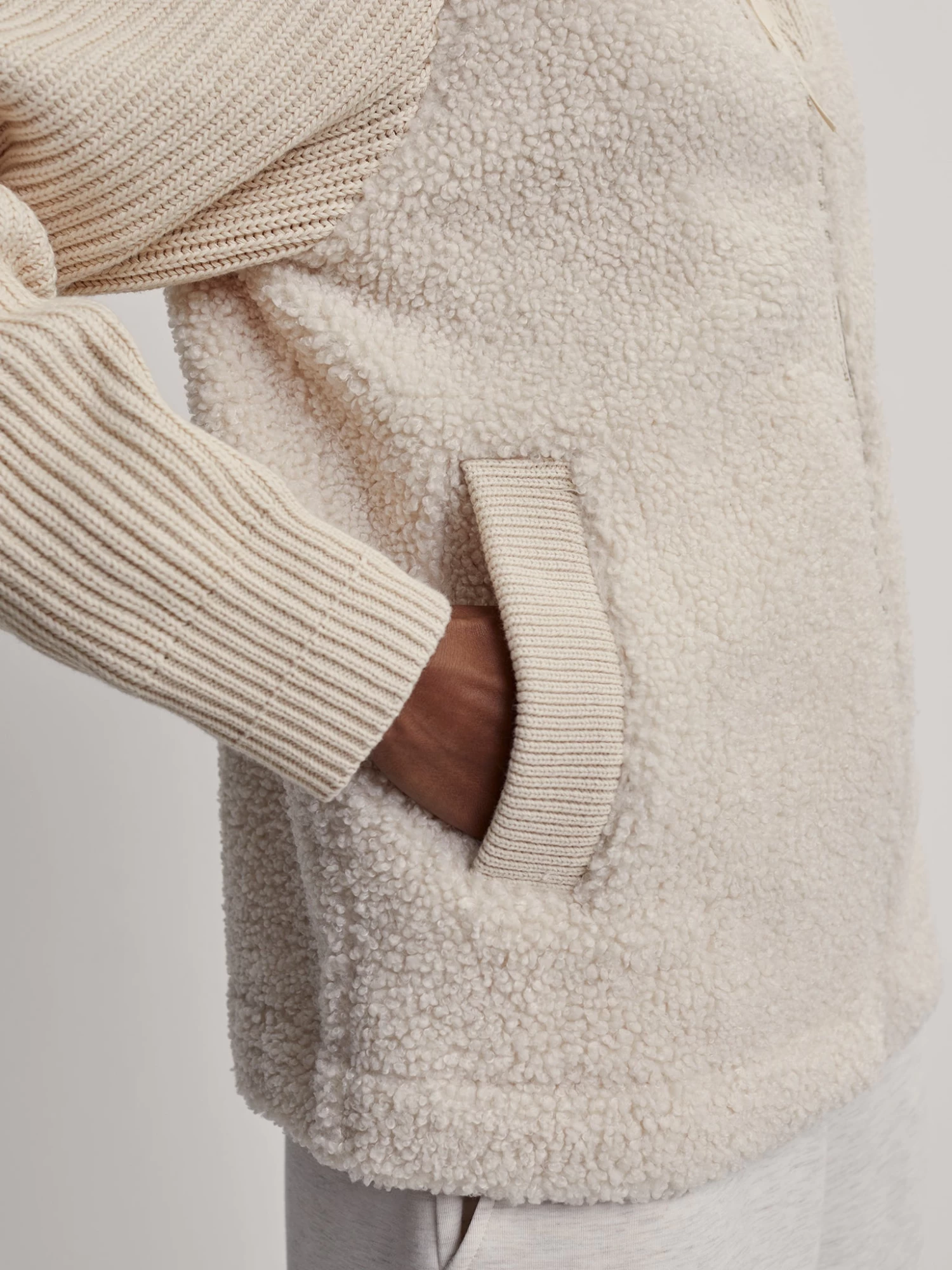 Varley Ardley Zip Through - Sandshell 6 Varley Ardley Zip Through - Sandshell - Image 4