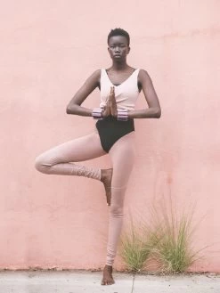 Bala 1lb Ankle/Wrist Bangle Weights - Blush -Yogamatters Bala 1lb Ankle Wrist Bangle Weights Heather blush 3