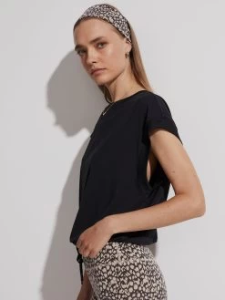 Varley Ferndale Active Top - Black -Yogamatters D2 S3 FerndaleActiveTop Black 011