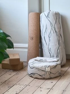 Yogamatters X Emma Alviti Meditation Cushion Mountainscape -Yogamatters EmmaAlvityforYogamatters0040