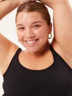 Girlfriend Collective Gemma Scoop Tank - Black -Yogamatters Girlfriend Collective Gemma 2 Scoop Tank Black