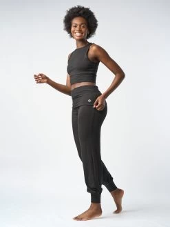 Gossypium Aspire Light Pants -Yogamatters GossypiumSS2021Day30252 e25c3db8 67d1 4fe3 805e 6d95b28a5a3a