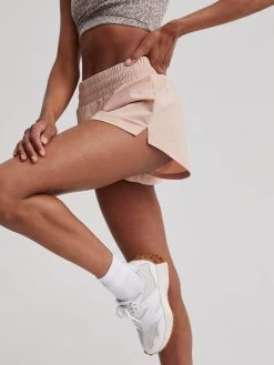 Varley Kallin Running Short - Mahogany Rose -Yogamatters Kallin Running Short VAR00738 Mahogany Rose D2 v2 057 1024x 81b74bcf 98fe 45fa 8a25 f2b7e6d1ec6c