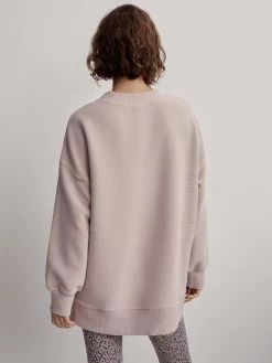 Varley Mae Boyfriend Sweat - Mushroom -Yogamatters Mae Longline Sweat Mushroom VAR01595 Drop1 075 1024x.progressive b7305bef 4336 4121 855a ce3761d501d3
