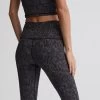 Varley Let's Go High Rise Legging 25 - Monochrome Cheetah 1 Varley Let's Go High Rise Legging 25 - Monochrome Cheetah -Yogamatters SH121 D3 LETS GO HIGH 25 MONOCHROME CHEETAH VAR00816 043