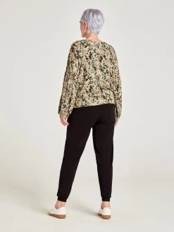 Thought Ariyah Bamboo Jersey Top - Pea Green -Yogamatters WST6937 Ariyah Bamboo Jersey Top in Pea Green 2