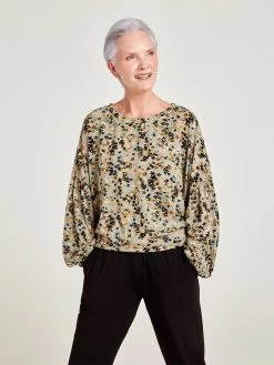 Thought Ariyah Bamboo Jersey Top - Pea Green -Yogamatters WST6937 Ariyah Bamboo Jersey Top in Pea Green 3