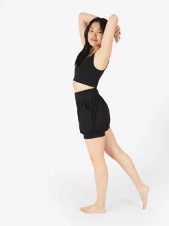 Yogamatters Pune Shorts - Black -Yogamatters Yogamatters Eco Yoga Shorts Black 5 1c9a9dc4 fc67 40f0 9fee fd9c33a3405d