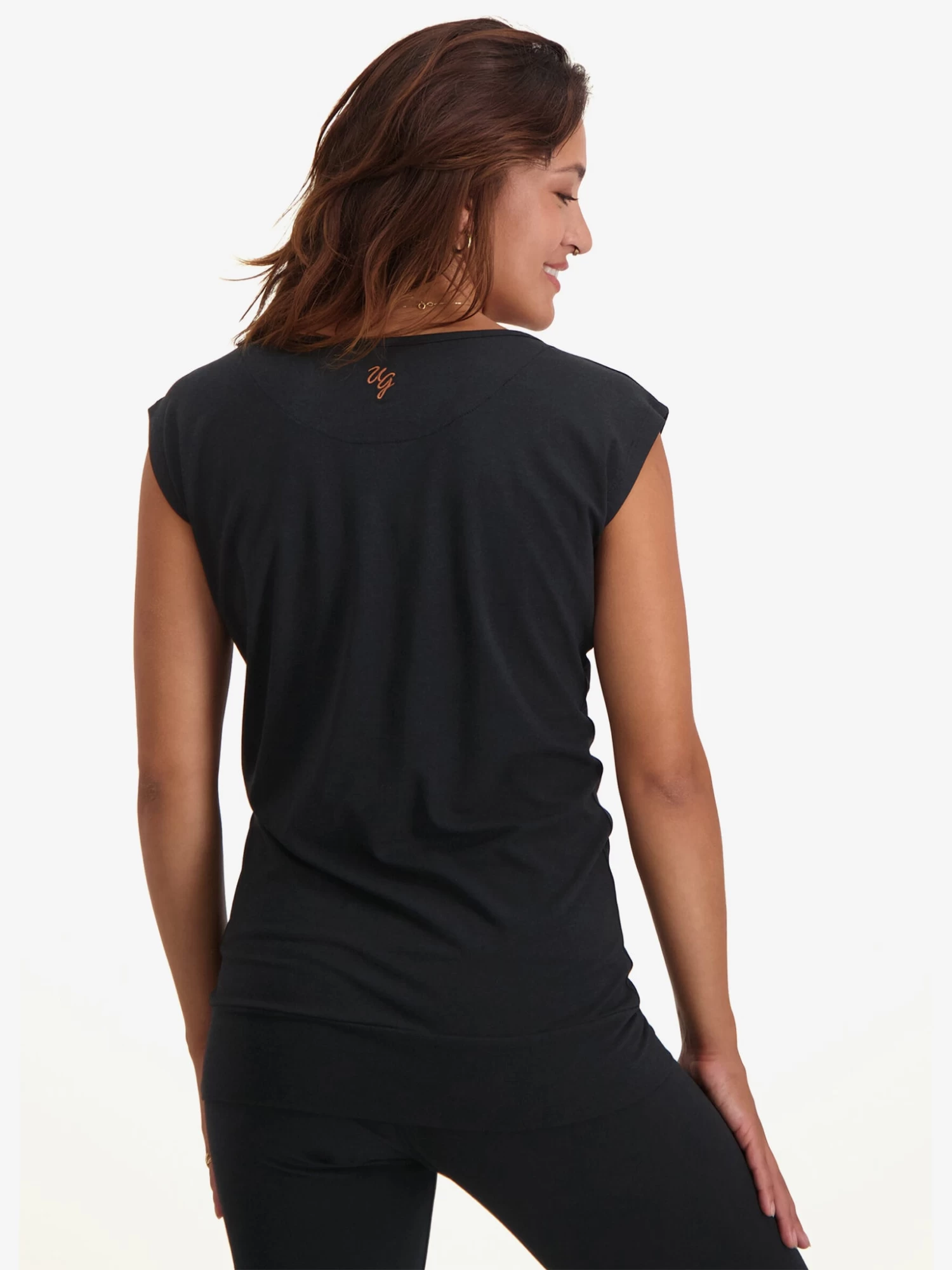 Urban Goddess Asana Tee - Black 5 Urban Goddess Asana Tee - Black - Image 3