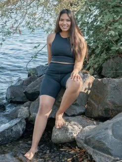 Girlfriend Collective Dylan Crop Bra -Yogamatters dylan black ec6e74c1 30eb 47f0 98d1 2b3a2921269f