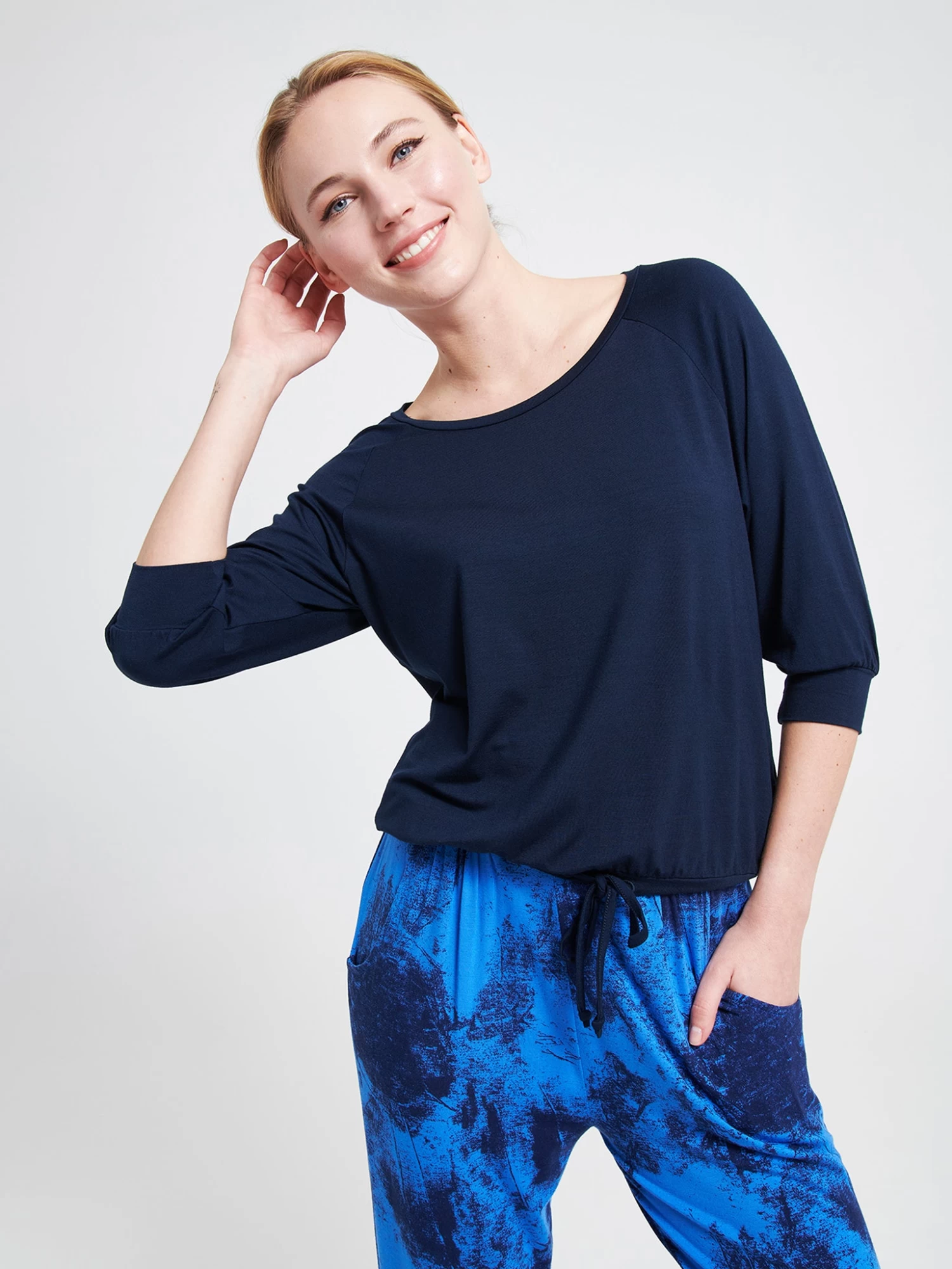 Asquith Embrace Tee - Navy 4 Asquith Embrace Tee - Navy - Image 2