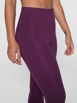 Girlfriend Collective Compressive High-Rise 7/8 Leggings -Yogamatters girlfriend collective compressive high rise leggings 7 8 2 plum 9dbebf63 252d 4308 823a e73a01878ee4
