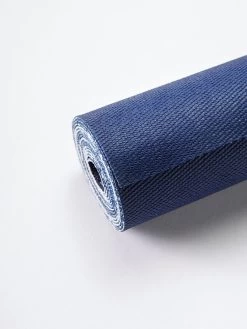 Jade Yoga Voyager Mat -Yogamatters jade yoga voyager mat midnight blue detail