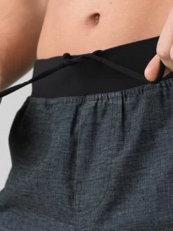 PrAna Vaha Short - Black 10 PrAna Vaha Short - Black -Yogamatters prana varha shorts 2